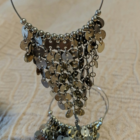 Fun dangle earrings - Picture 2 of 2